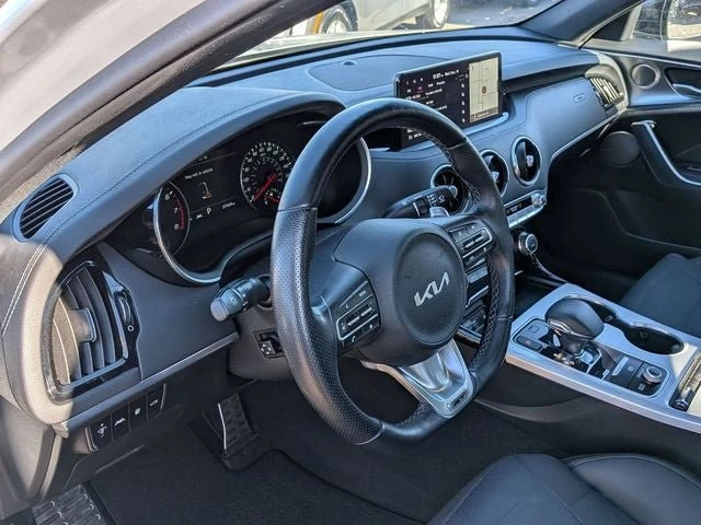2023 Kia Stinger GT - Image 10 of 18
