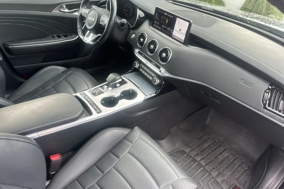 2023 Kia Stinger GT - Image 11 of 13