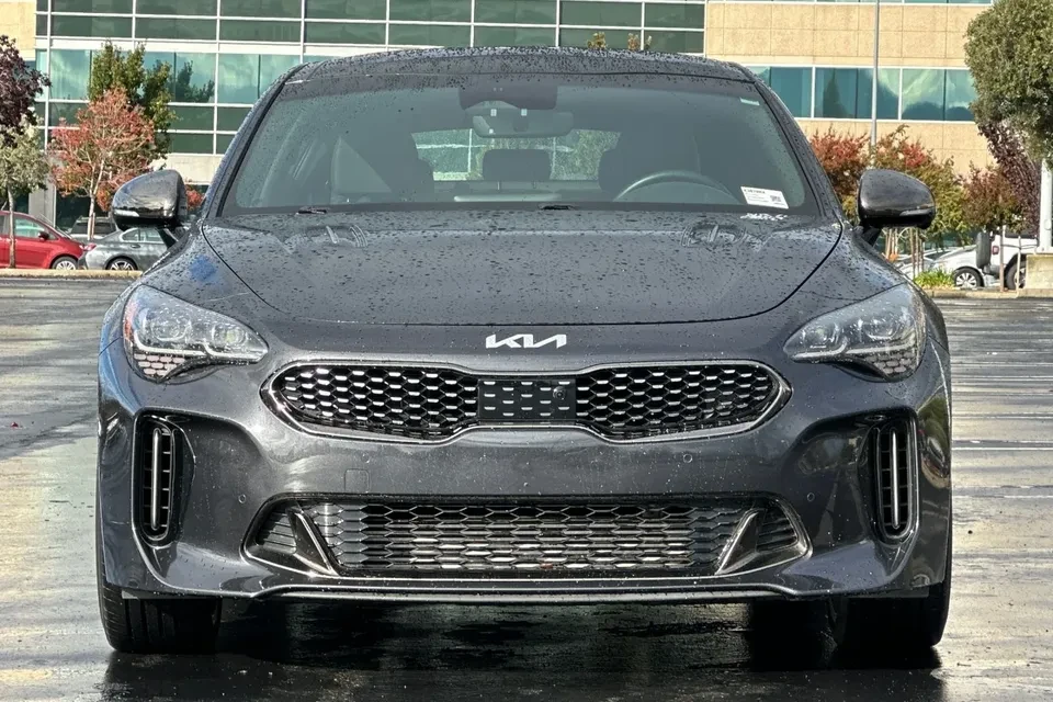 2023 Kia Stinger GT - Image 2 of 13
