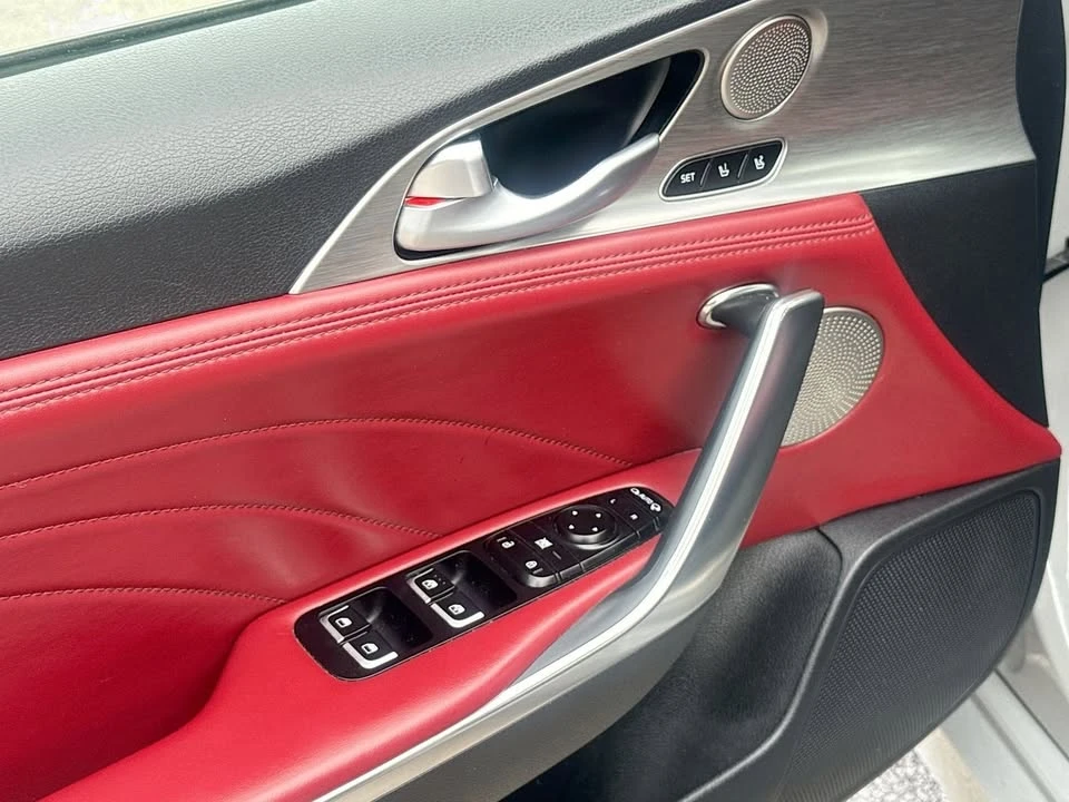 2023 Kia Stinger GT - Image 17 of 19