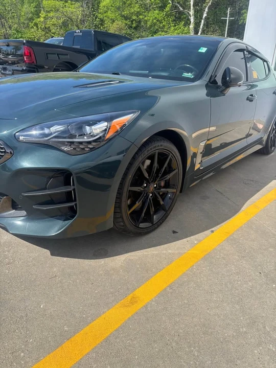 2023 Kia Stinger GT - Image 2 of 10