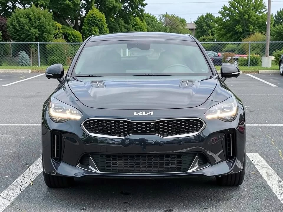 2023 Kia Stinger GT - Image 2 of 9