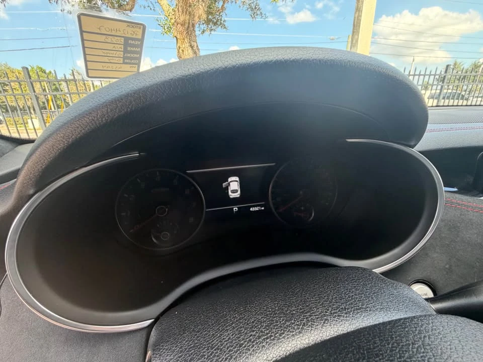 2023 Kia Stinger GT - Image 9 of 11