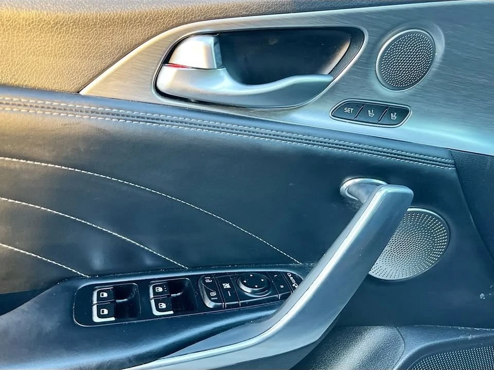 2023 Kia Stinger GT - Image 18 of 20