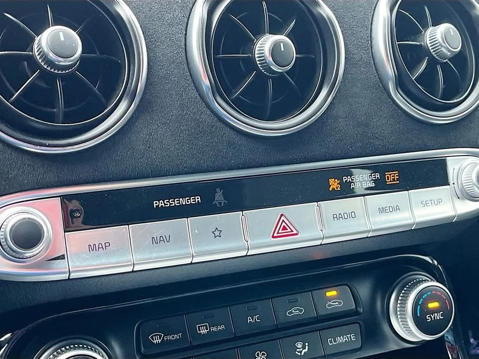 2023 Kia Stinger GT - Image 16 of 20