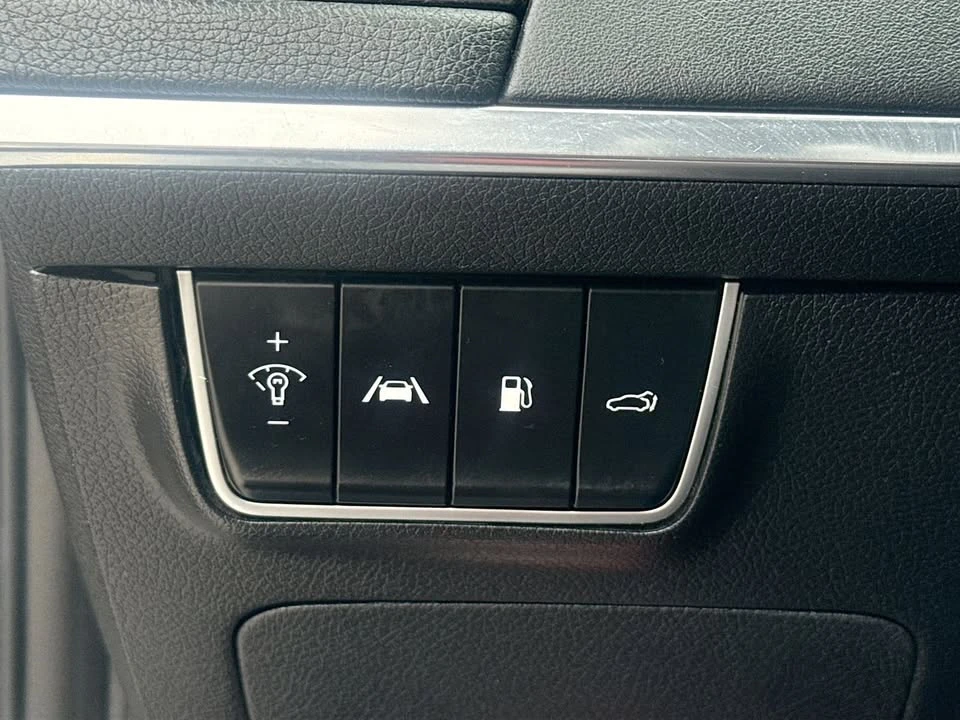 2023 Kia Stinger GT - Image 10 of 20