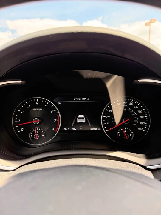 2023 Kia Stinger GT - Image 15 of 19