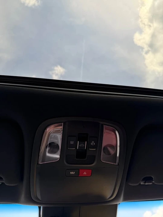 2023 Kia Stinger GT - Image 18 of 19