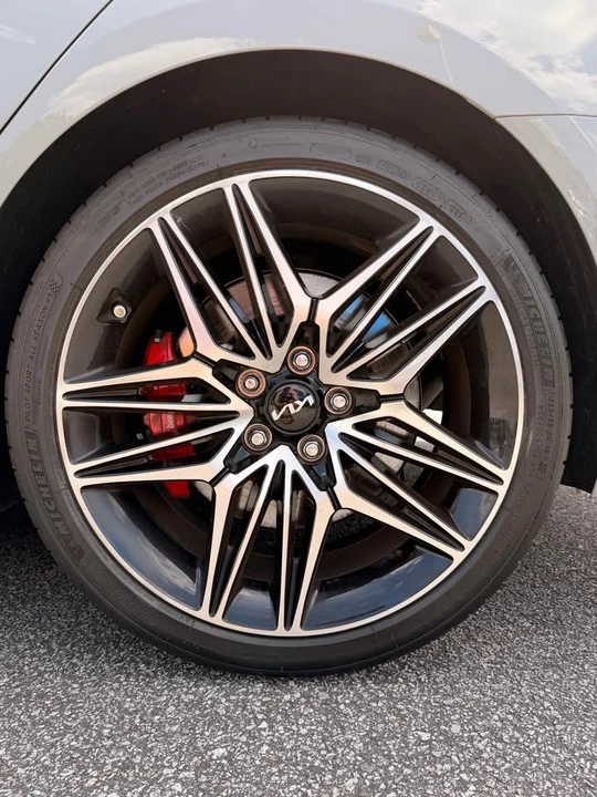 2023 Kia Stinger GT - Image 9 of 19