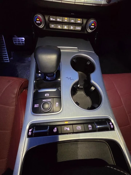 2023 Kia Stinger GT - Image 9 of 10