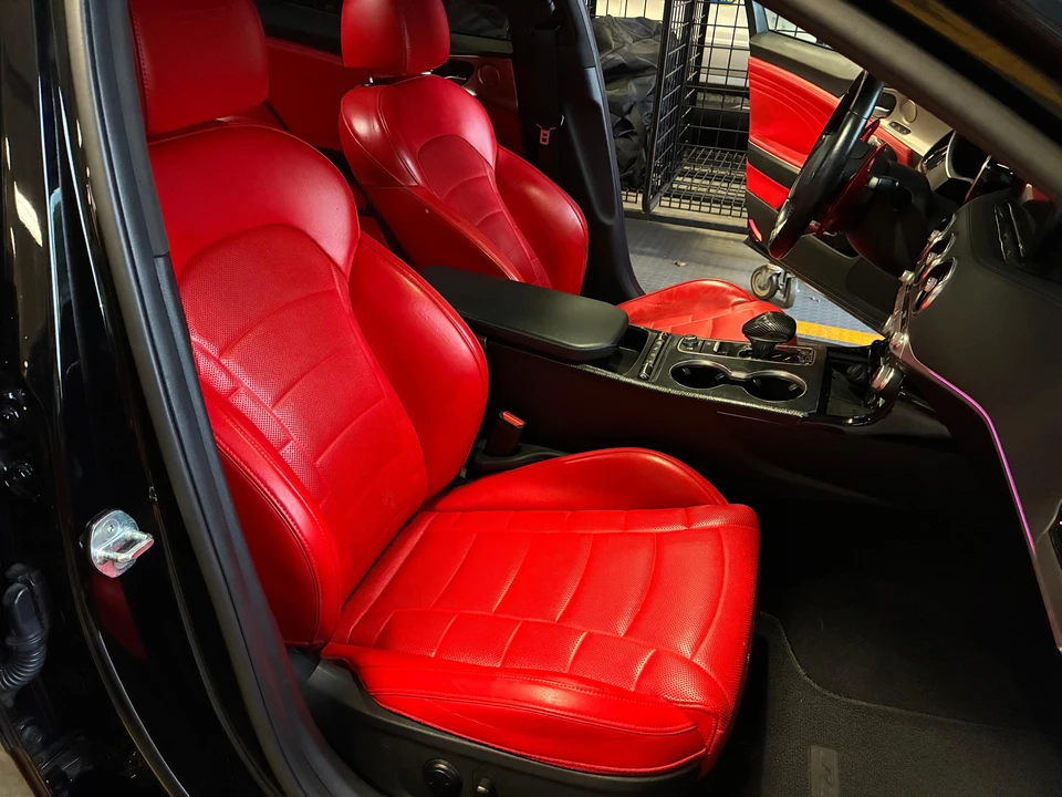 2023 Kia Stinger GT - Image 29 of 31