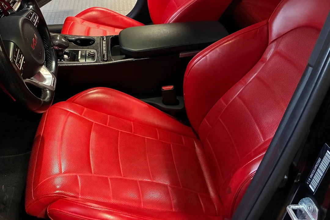 2023 Kia Stinger GT - Image 25 of 31