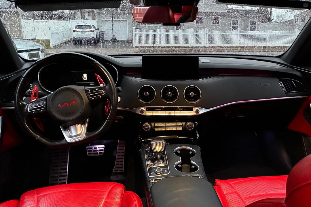2023 Kia Stinger GT - Image 24 of 31