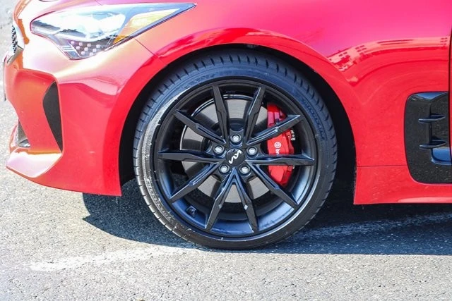 2023 Kia Stinger GT - Image 9 of 12