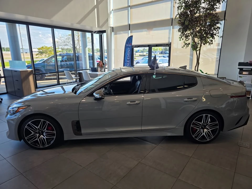 2023 Kia Stinger GT - Image 5 of 7