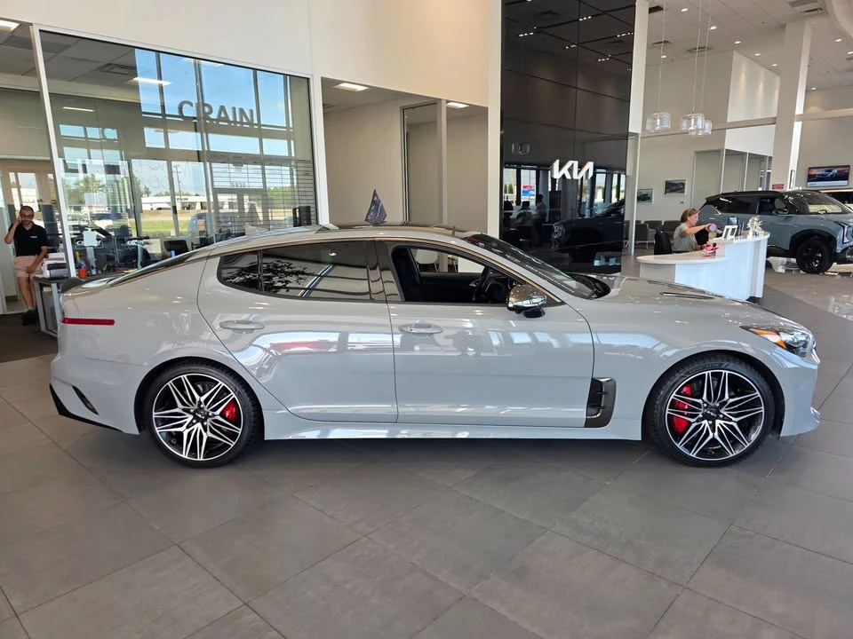 2023 Kia Stinger GT - Image 6 of 7