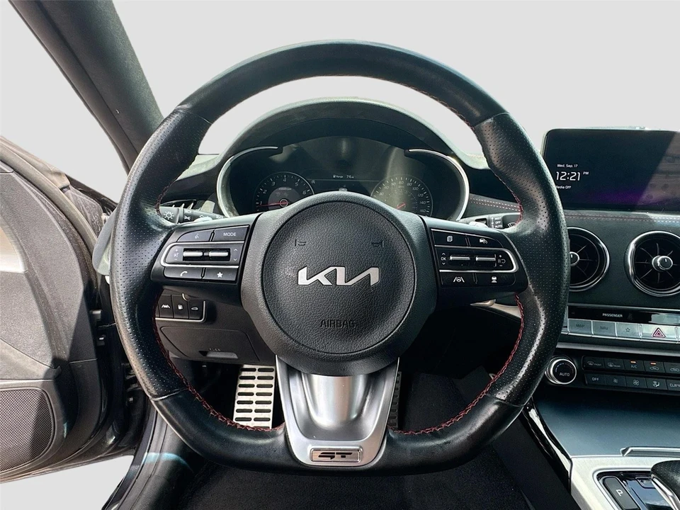 2023 Kia Stinger GT - Image 11 of 21