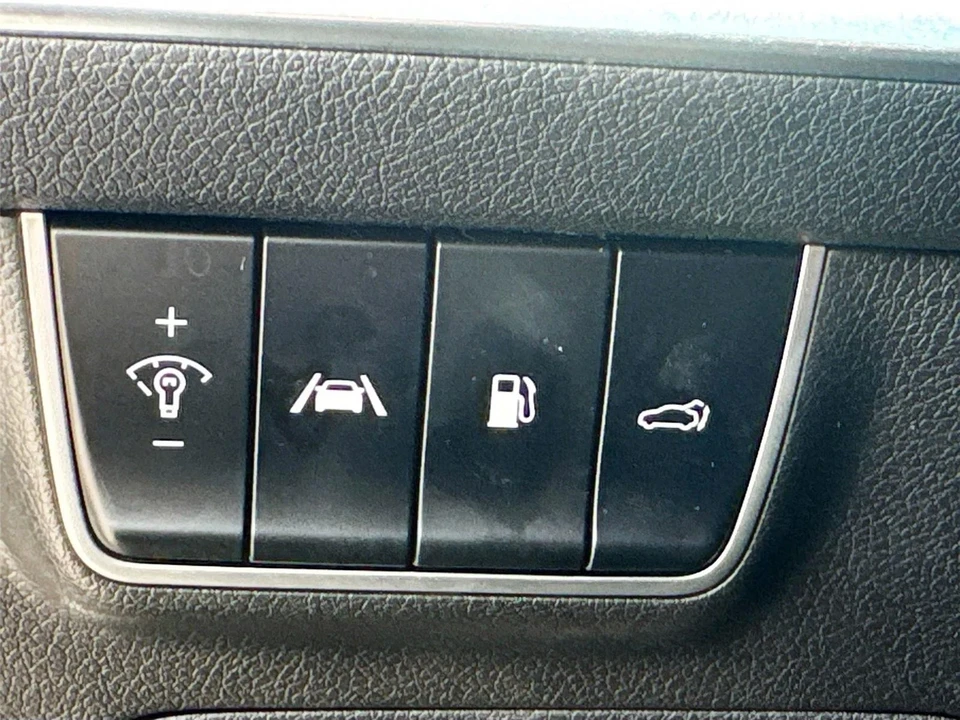 2023 Kia Stinger GT - Image 10 of 21