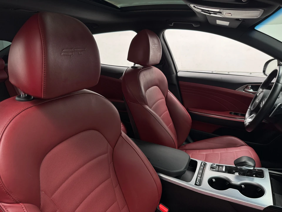 2023 Kia Stinger GT - Image 2 of 31