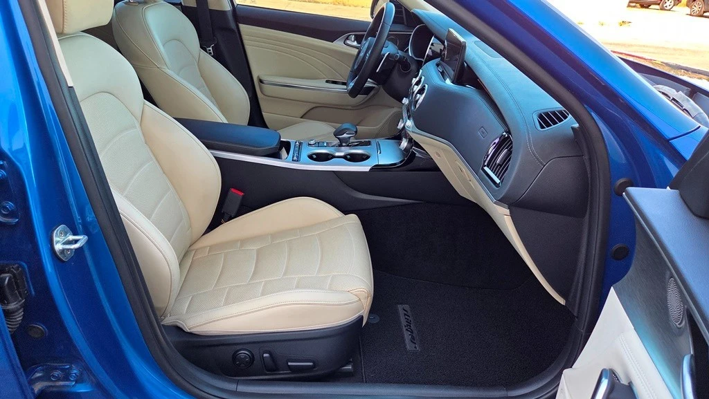 2023 Kia Stinger GT - Image 18 of 21