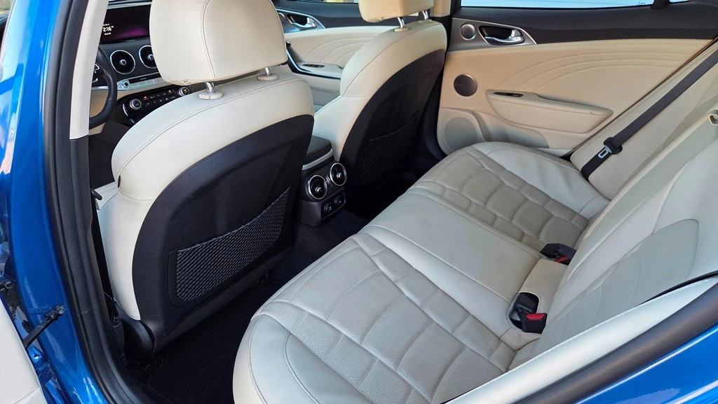 2023 Kia Stinger GT - Image 14 of 21