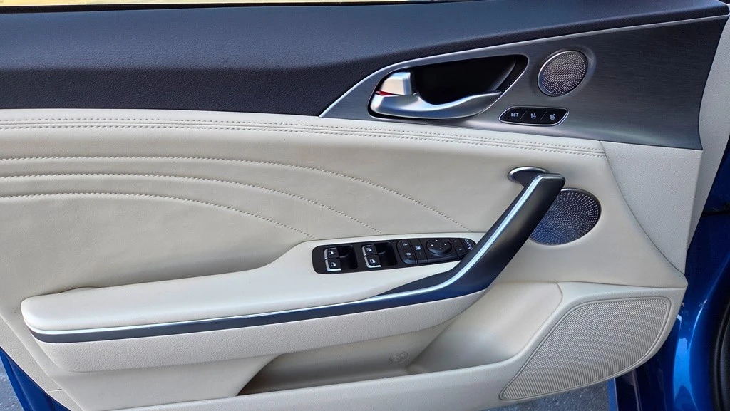 2023 Kia Stinger GT - Image 13 of 21