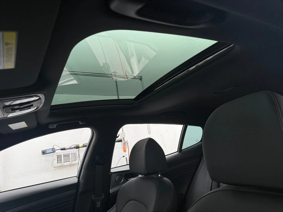 2023 Kia Stinger GT - Image 7 of 31