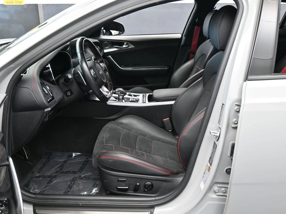 2023 Kia Stinger GT - Image 11 of 12
