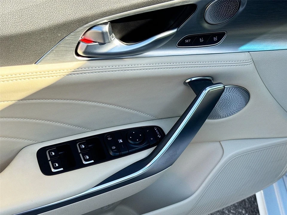 2023 Kia Stinger GT - Image 18 of 21