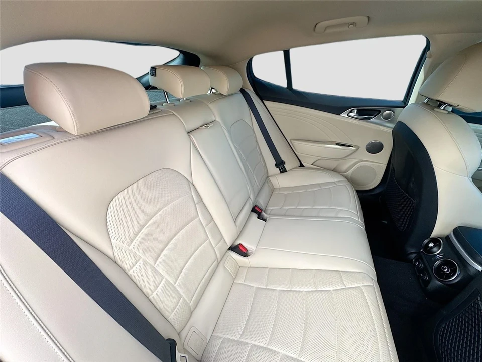 2023 Kia Stinger GT - Image 12 of 16