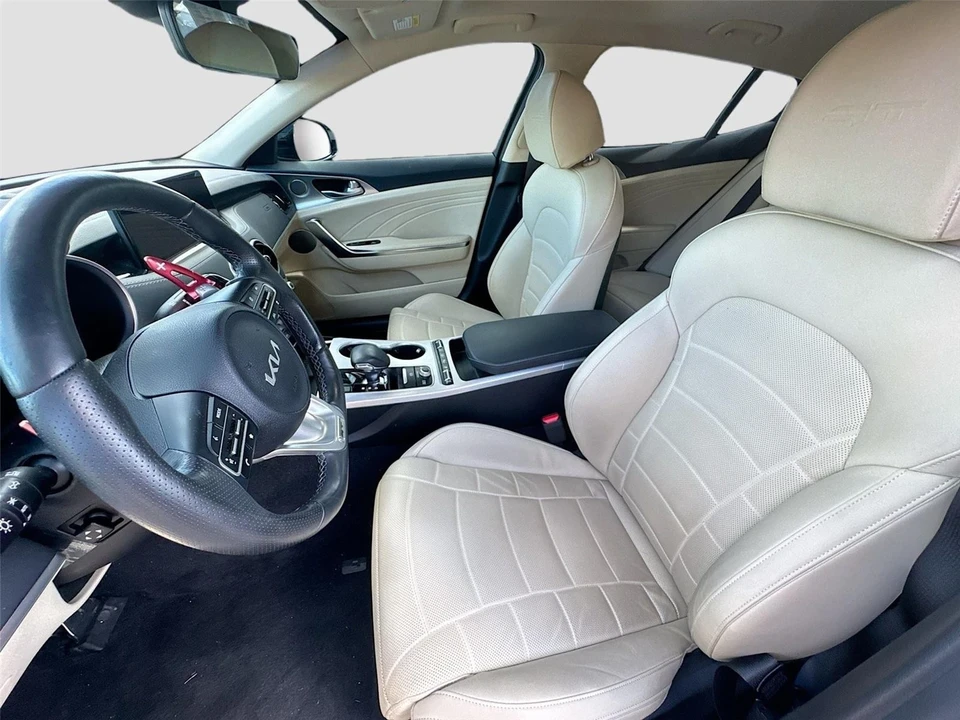 2023 Kia Stinger GT - Image 15 of 16