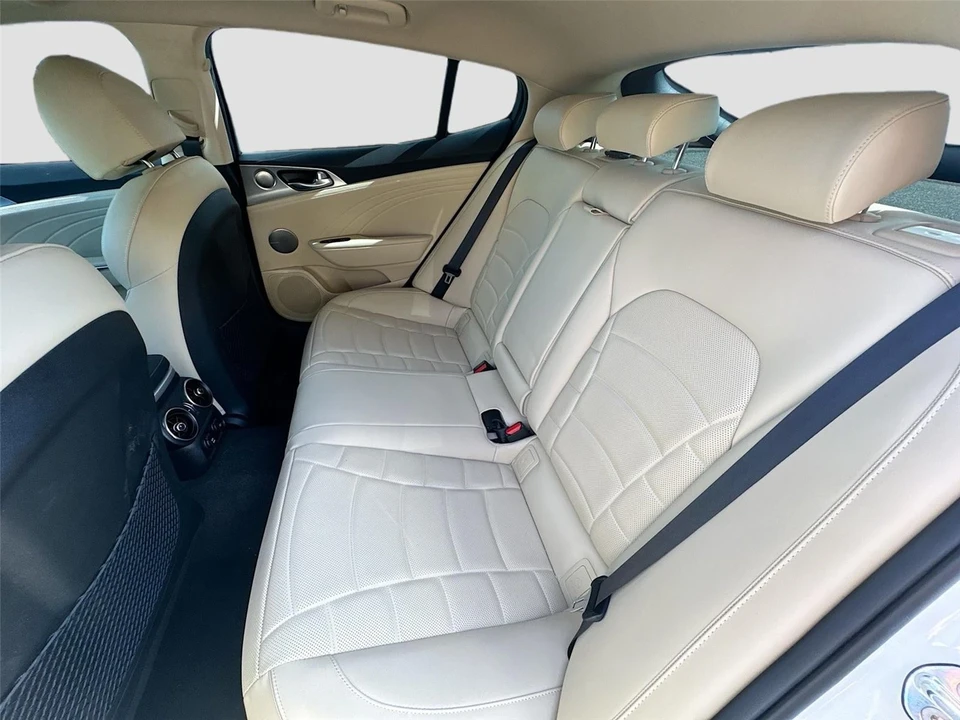2023 Kia Stinger GT - Image 13 of 16