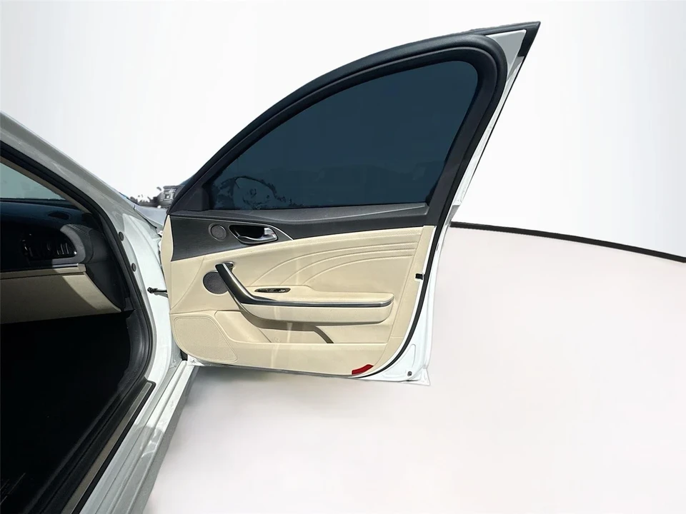 2023 Kia Stinger GT - Image 9 of 16