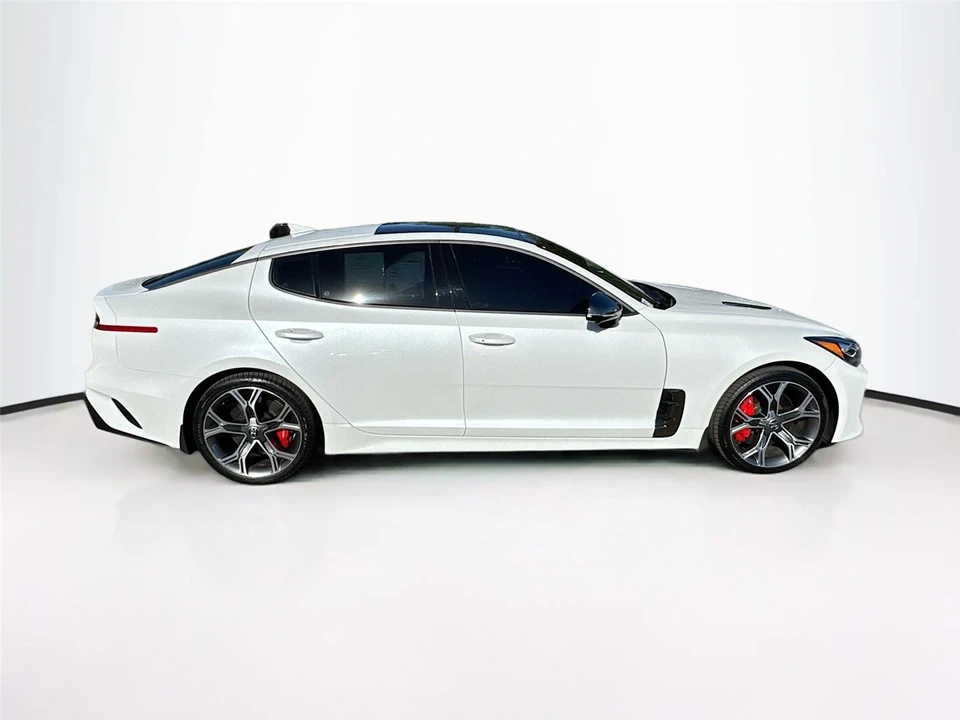 2023 Kia Stinger GT - Image 8 of 21
