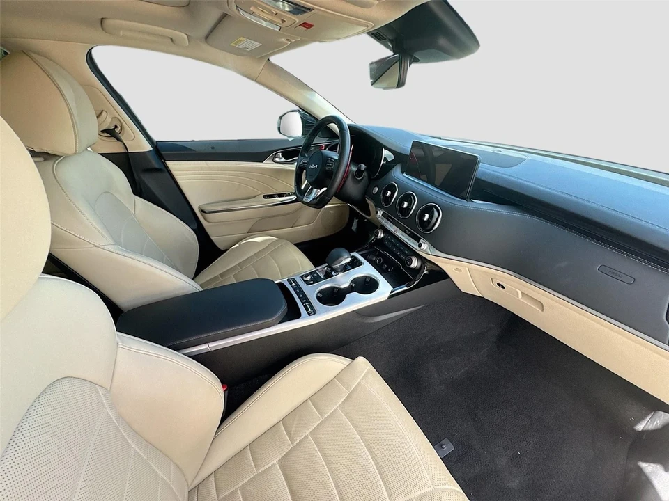 2023 Kia Stinger GT - Image 11 of 16