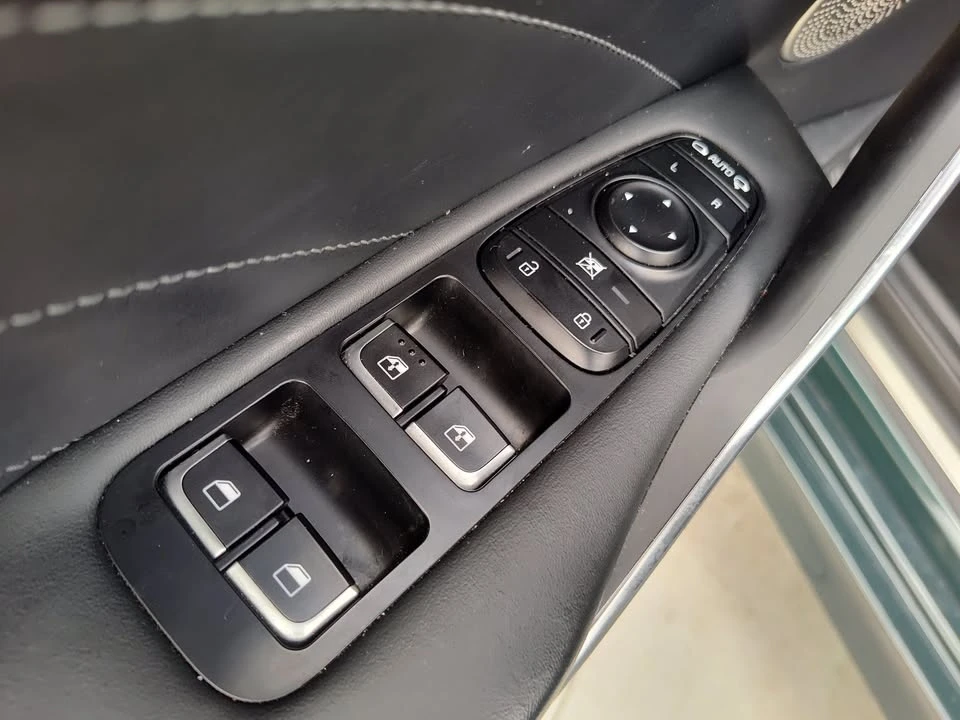 2023 Kia Stinger GT - Image 15 of 20