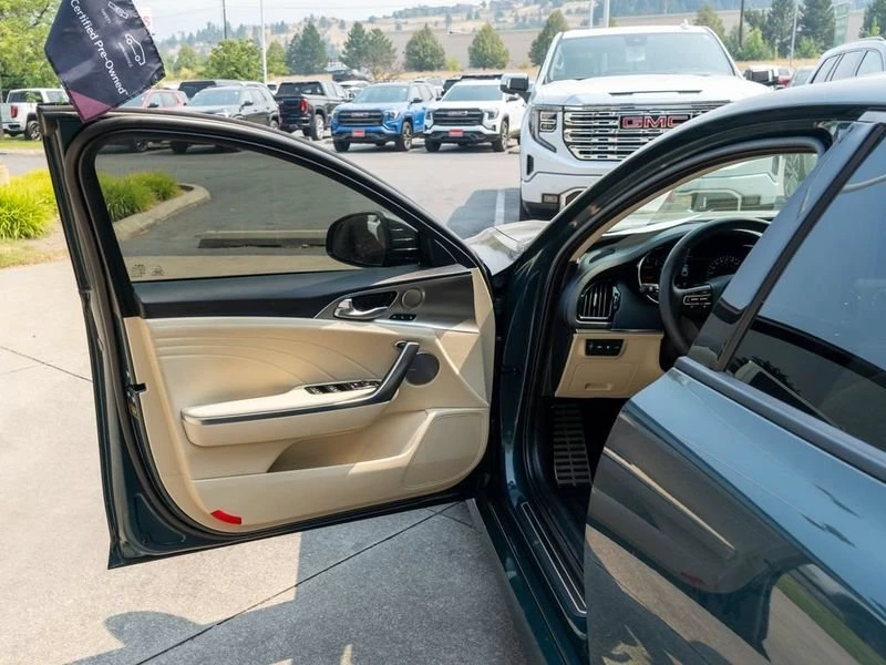 2023 Kia Stinger GT - Image 16 of 17