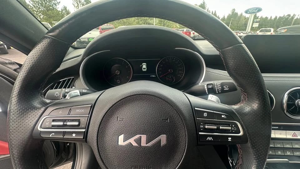 2023 Kia Stinger GT - Image 8 of 12