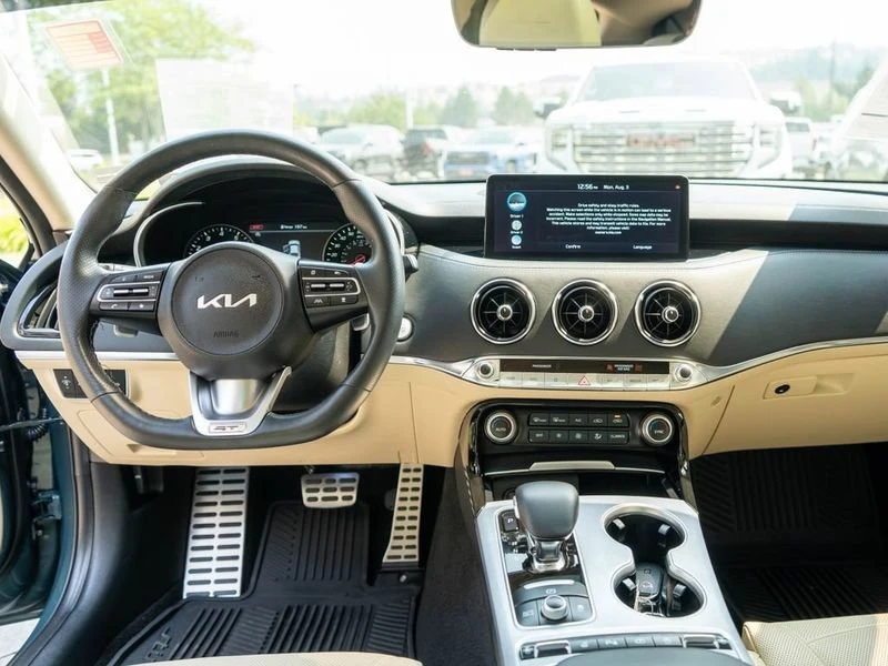 2023 Kia Stinger GT - Image 14 of 17