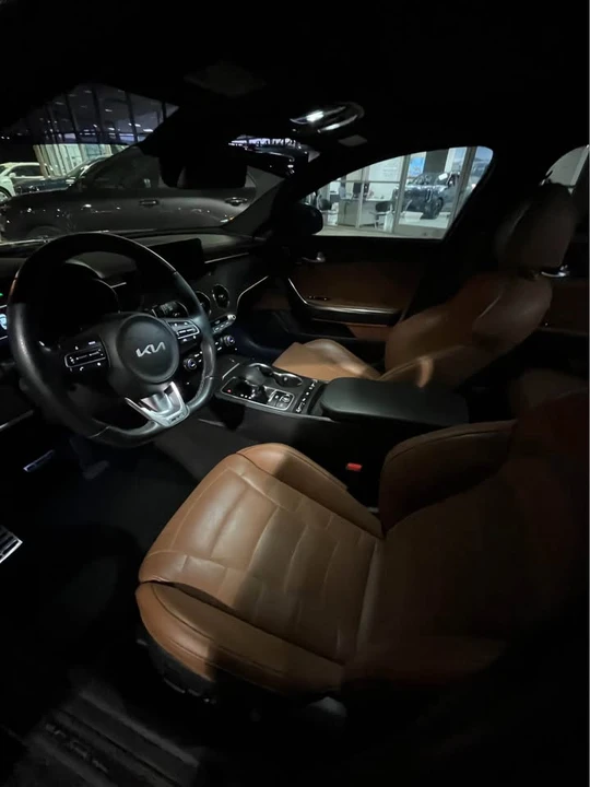 2023 Kia Stinger GT - Image 7 of 8