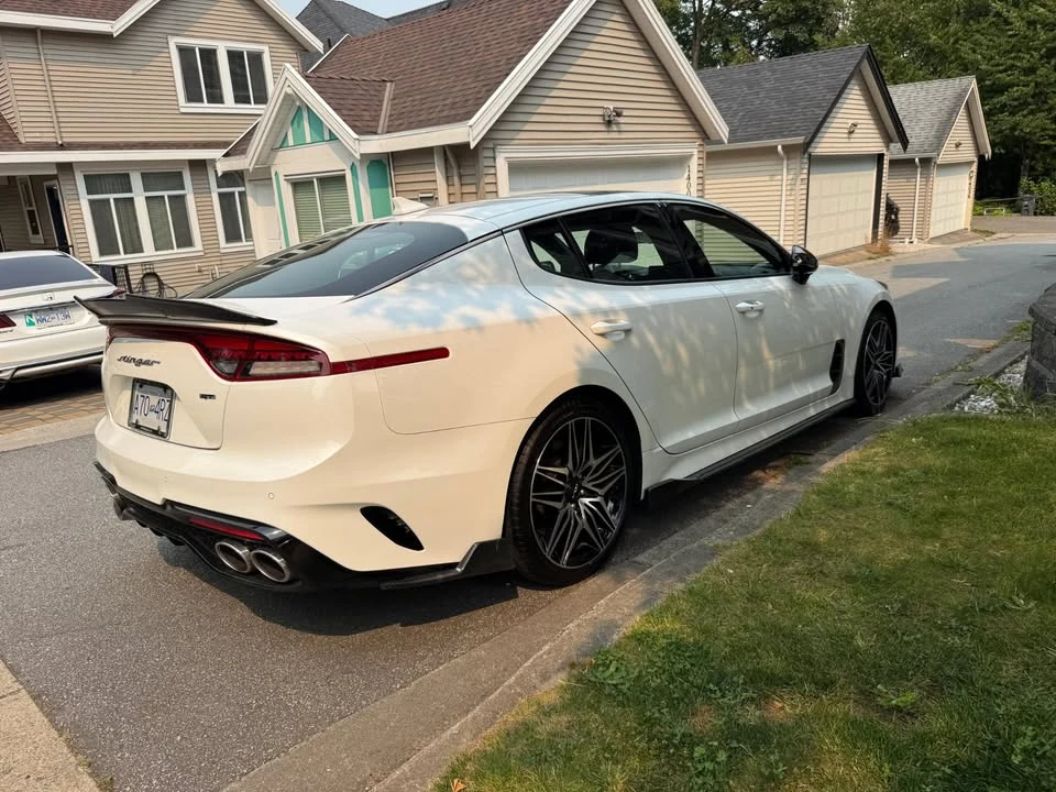 2023 Kia Stinger GT - Image 2 of 18