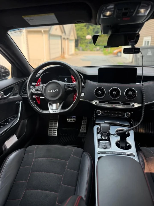 2023 Kia Stinger GT - Image 10 of 18