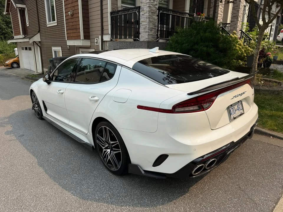 2023 Kia Stinger GT - Image 13 of 18