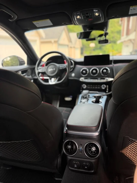 2023 Kia Stinger GT - Image 9 of 18
