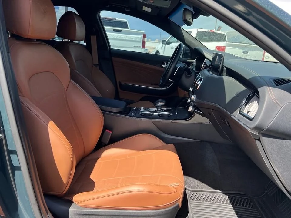 2023 Kia Stinger GT - Image 9 of 14
