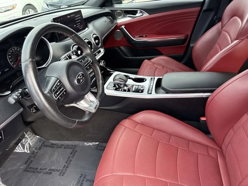 2023 Kia Stinger - Image 10 of 18
