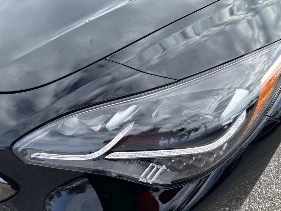 2023 Kia Stinger - Image 2 of 18