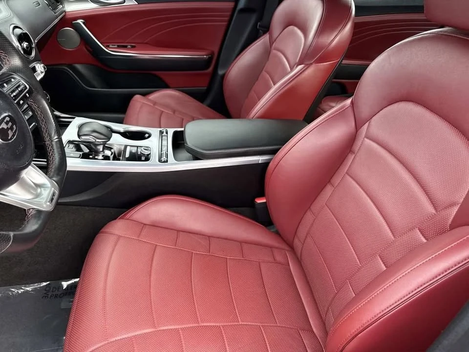2023 Kia Stinger - Image 11 of 18