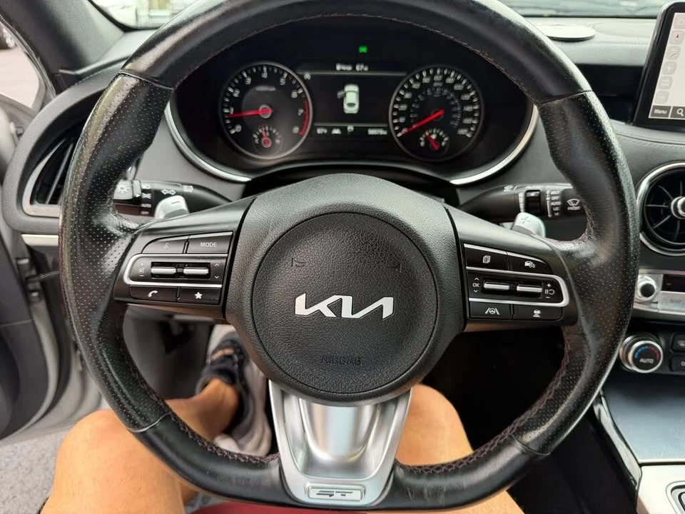 2023 Kia Stinger GT - Image 15 of 20