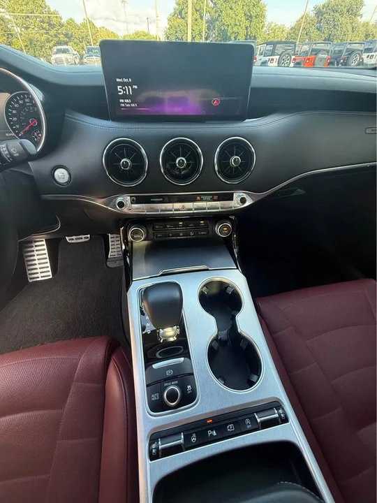 2023 Kia Stinger GT - Image 13 of 21